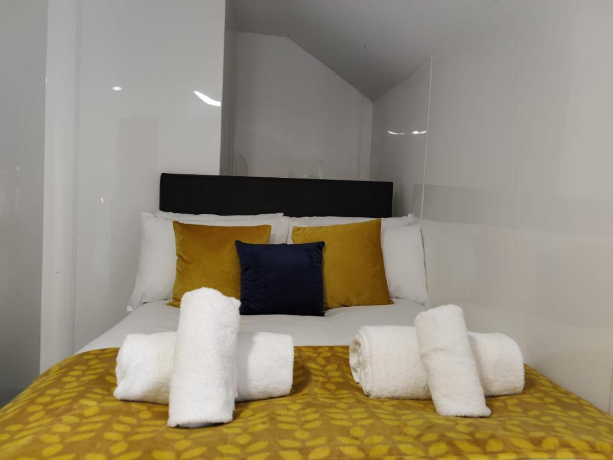 Double Ensuite Rooms Swansea Bagian luar foto