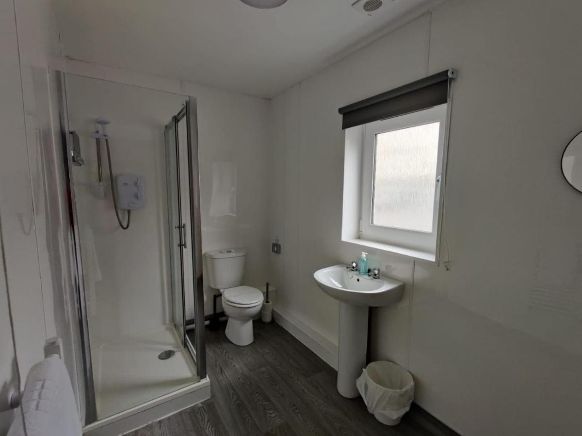 Double Ensuite Rooms Swansea Bagian luar foto