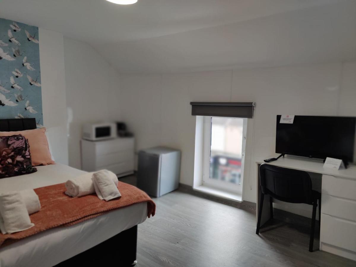 Double Ensuite Rooms Swansea Bagian luar foto
