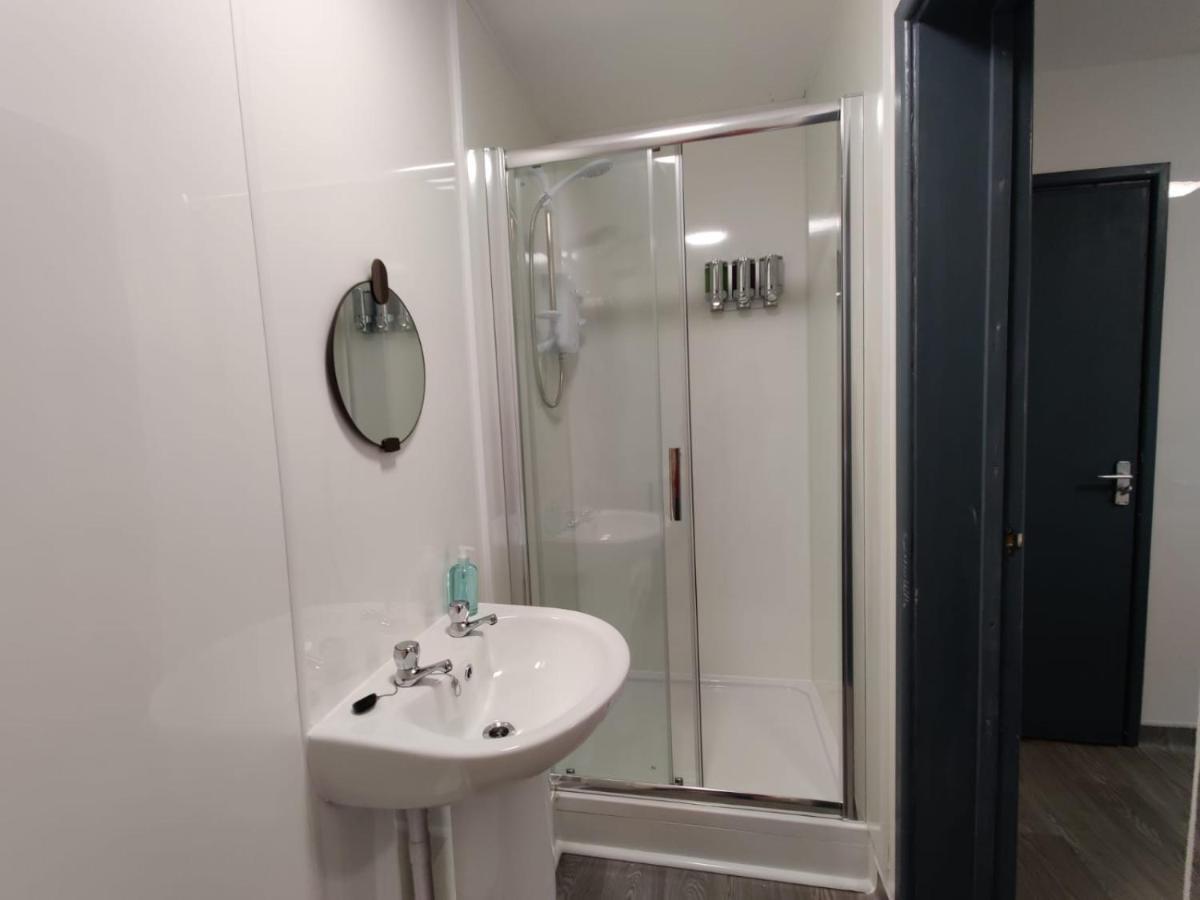Double Ensuite Rooms Swansea Bagian luar foto